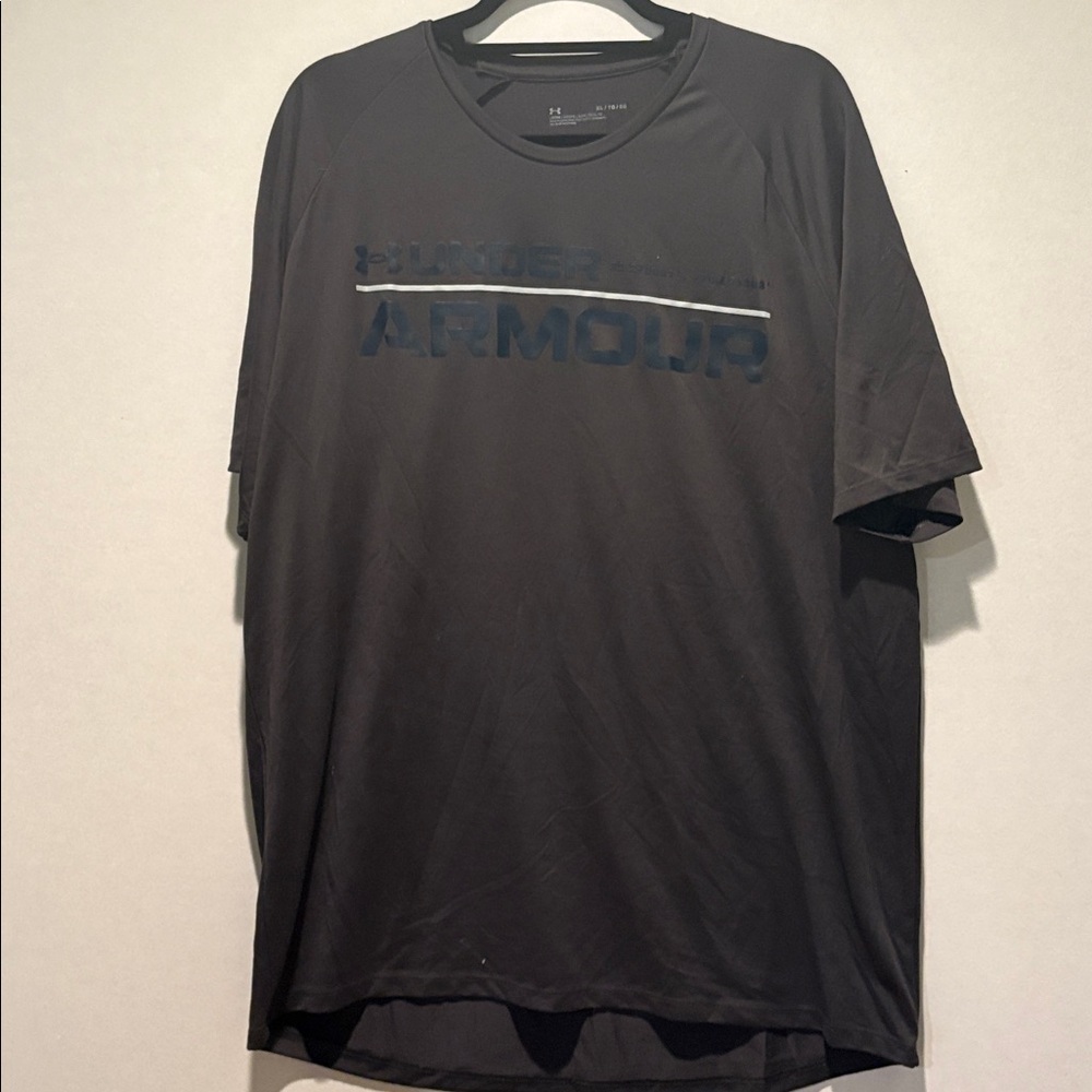 Under Armour - Men's Short Sleeve Dri Fit T-shirt. Tech 2.0. Size XL.  Dark Gray